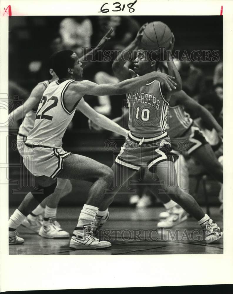 1987 Press Photo Archbishop Shaw High School basketball game - nos35455 - Historic Images
