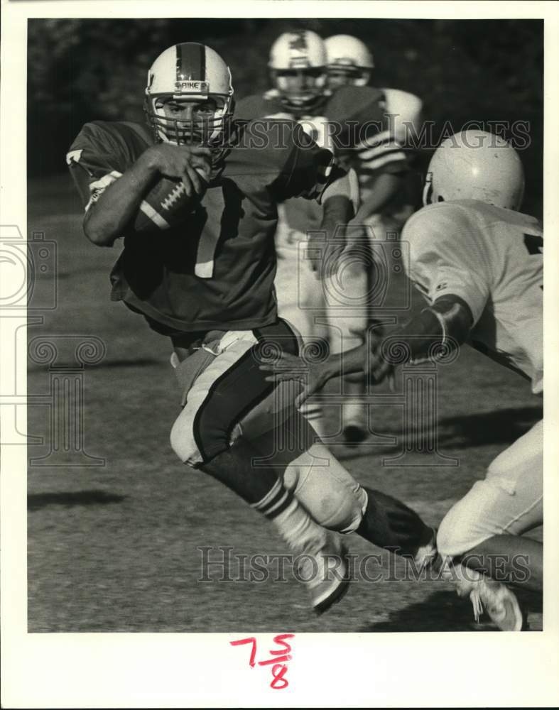 1986 Press Photo Country Day football players in action - nos35526 - Historic Images