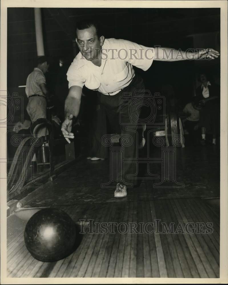 Press Photo Bowler George Soignet. - nos35718 - Historic Images