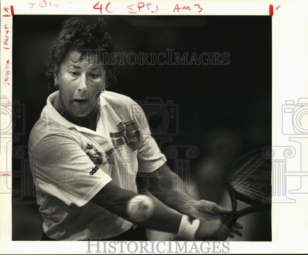 1987 Press Photo Wendy Turnbull plays at the Virginia Slims Tennis Tournament. - Historic Images