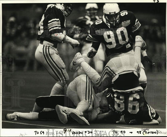 1981 Press Photo Tulane plays Vanderbilt and has a football pileup. - nos36197- Historic Images