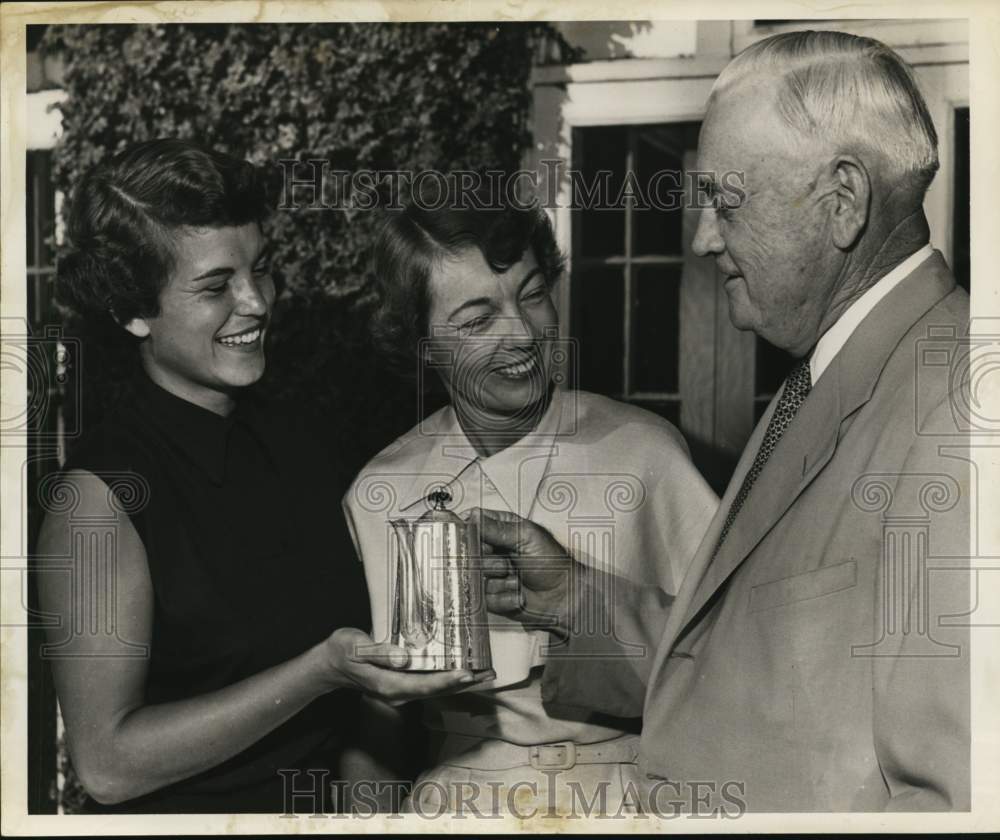 Press Photo Golfer Mary Ann Villegas Presented Trophy, New Orleans - nos36248 - Historic Images