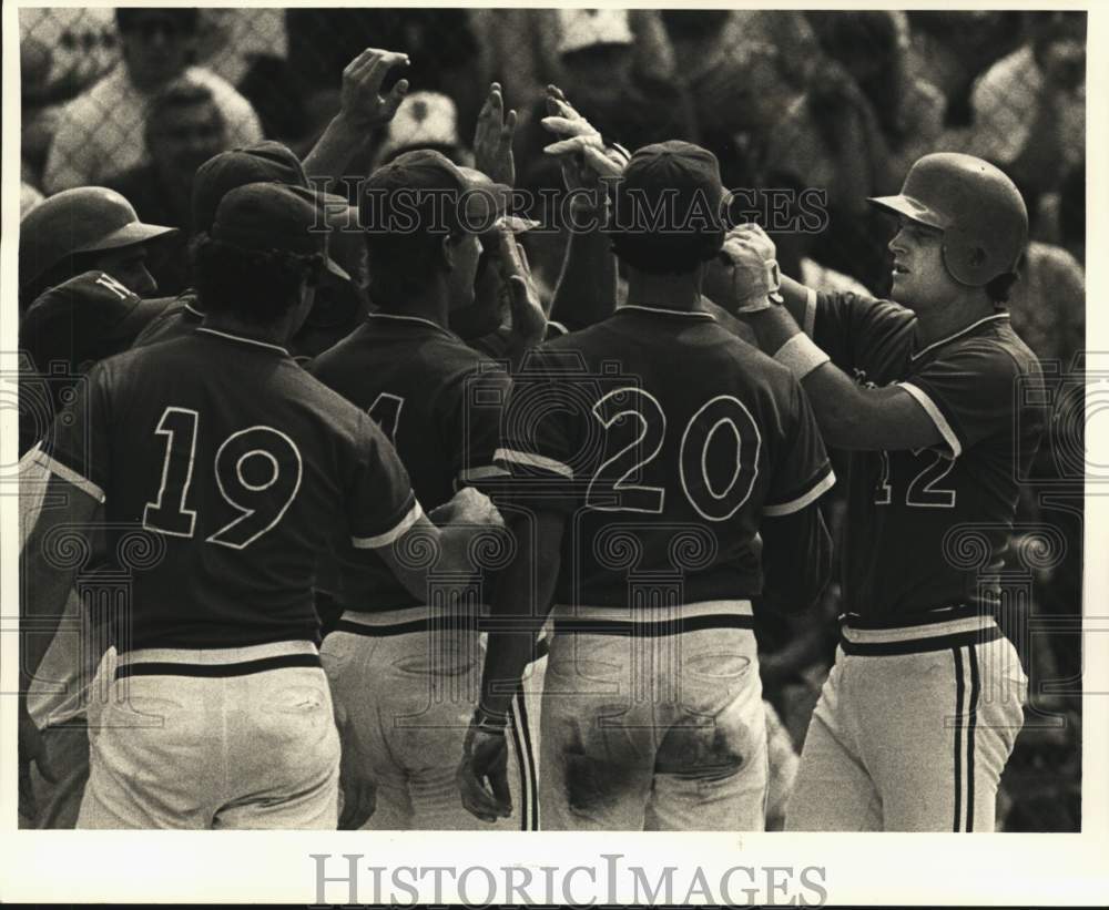 1984 Press Photo University of New Orleans Baseballer Scott Schwaner Lauded - Historic Images