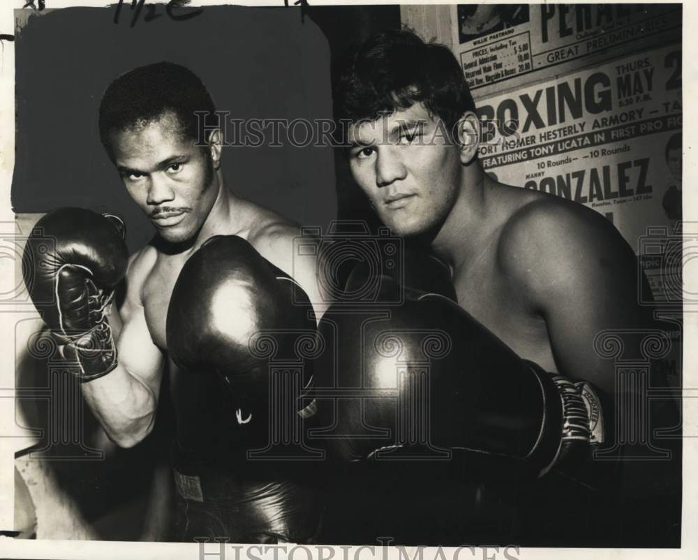 1970 Press Photo Boxers Louis Vinales and Tony Licata - nos36550- Historic Images