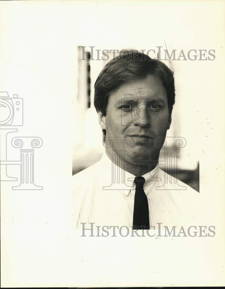 1988 Press Photo Country Day Cajuns Track Coach Howard Hunter, Metairie - Historic Images