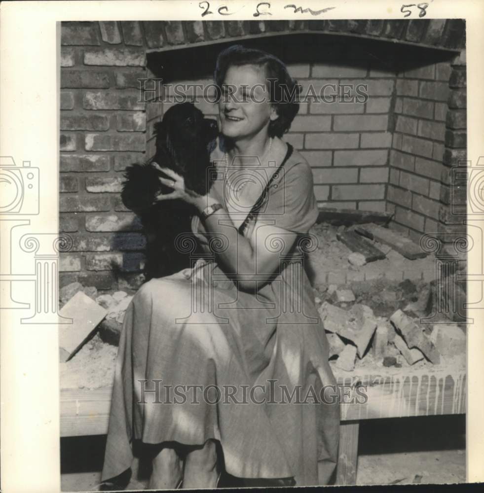 Press Photo Golfer Babe Zaharias at Home with Pet Dog - nos36871 - Historic Images