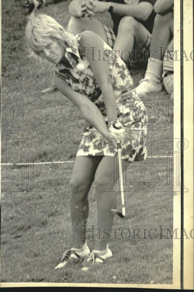 1974 Press Photo Golfer Carole Jo Skala at Wheeling Ladies Classic - nos36944- Historic Images