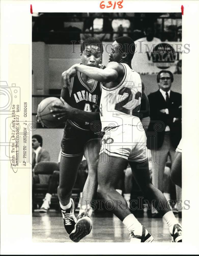 1988 Press Photo John Tate of Arkansas State in University of New Orleans Game - Historic Images