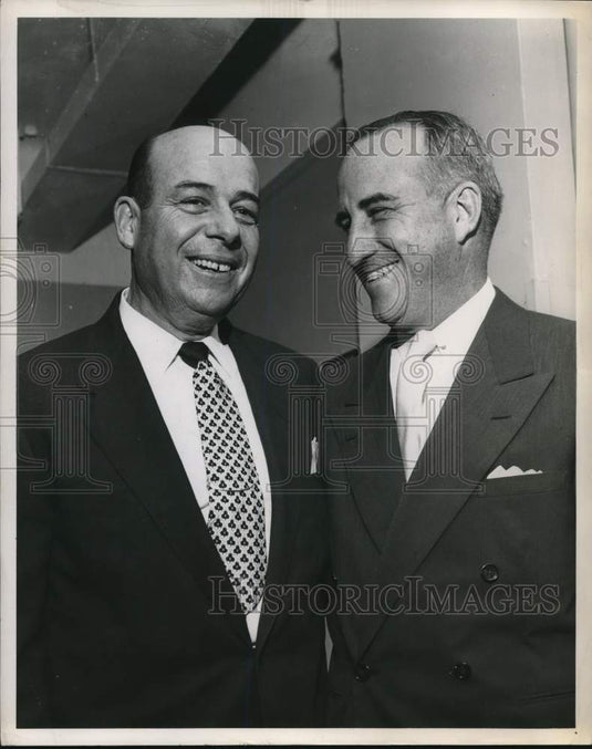 1952 Press Photo Football Raymond "Bear" Wolf and Dick Baumbach- Historic Images