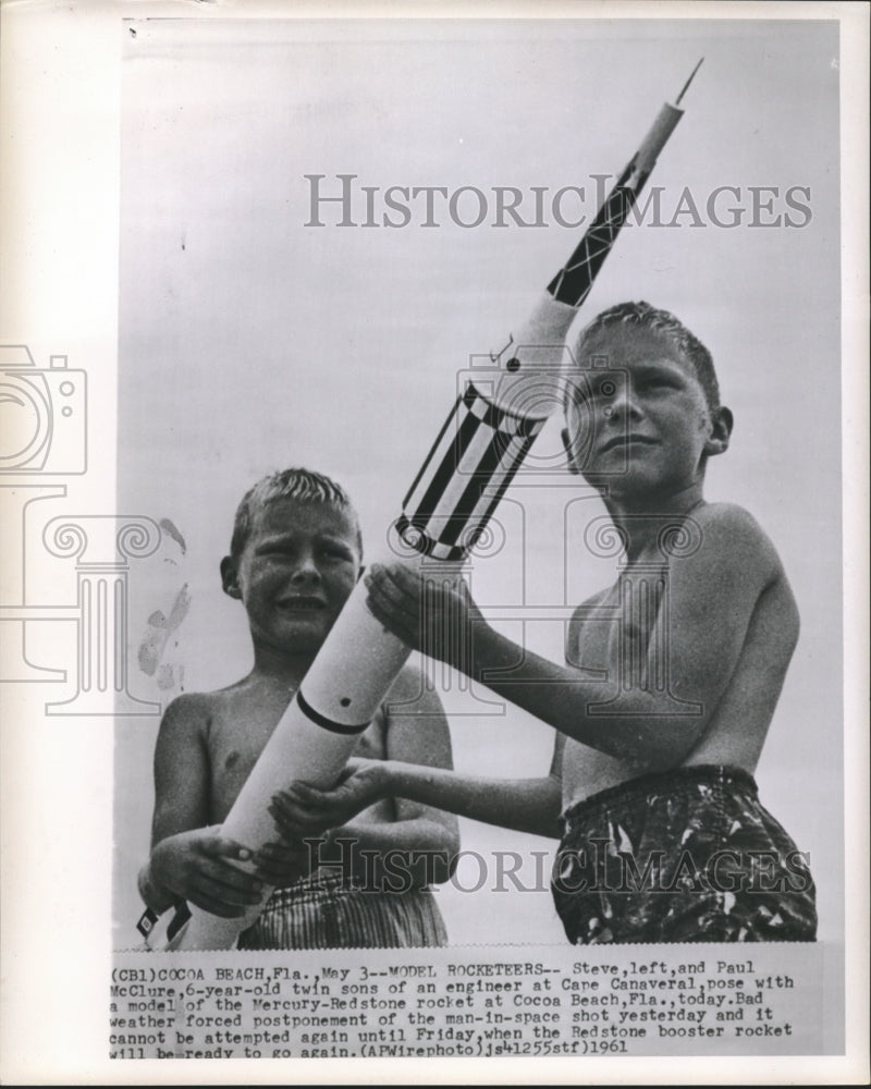 1961 Press Photo Steve and Paul McClure pose with Mercury-Redstone model - Historic Images