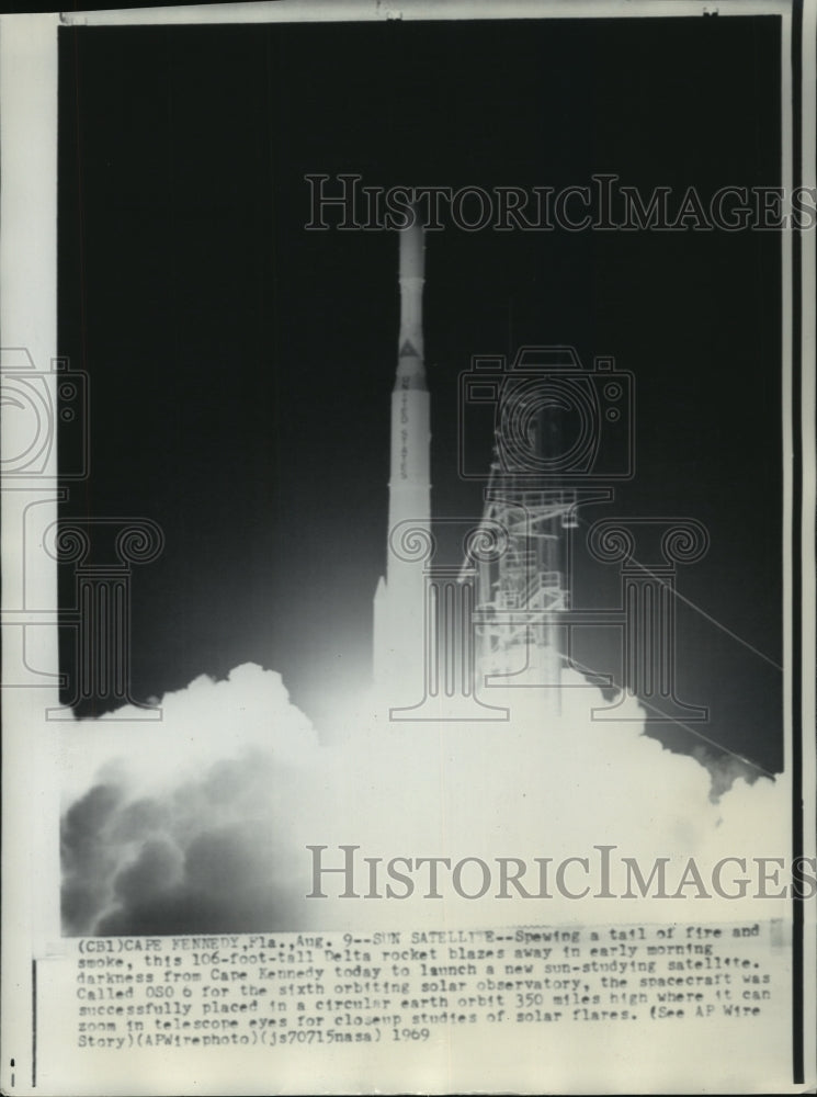 1969 Press Photo Delta Rocket Launching OSO 6 Satellite at Cape Kennedy-Historic Images
