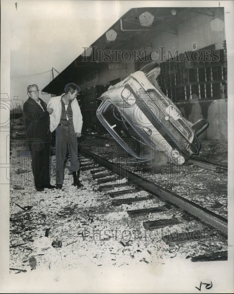 1968 Press Photo Automobile Accident at Esplanade Wharf Longshoremen&#39;s Strike-Historic Images
