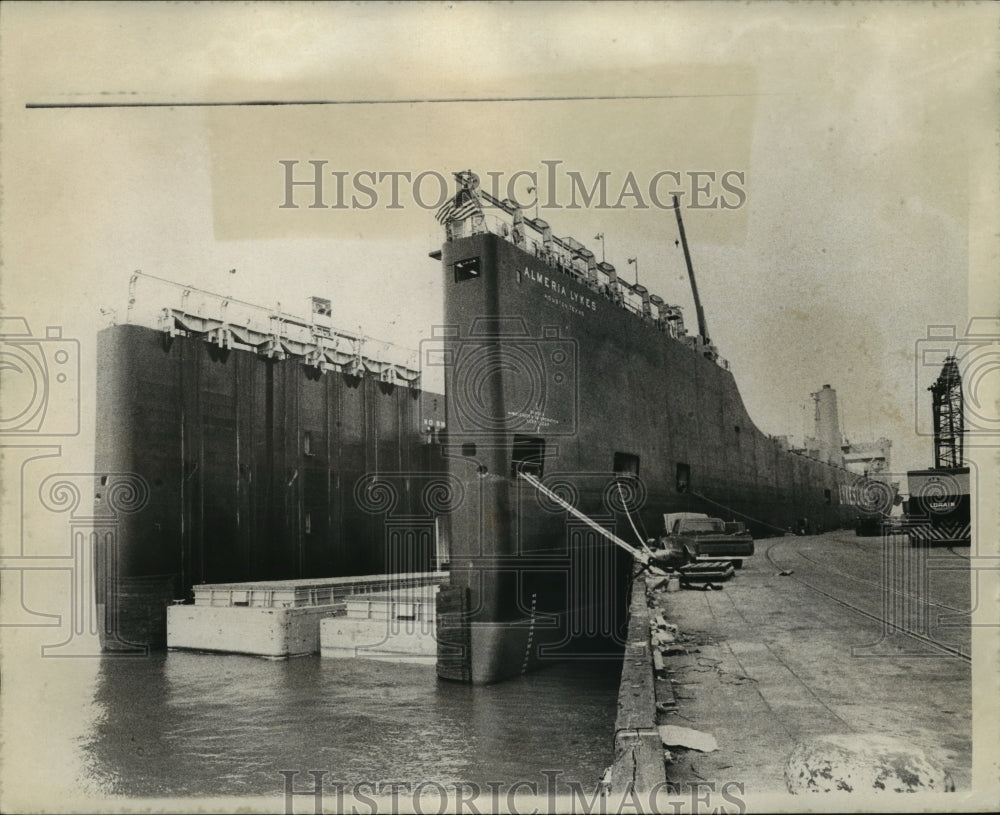 1972 Almeria Lykes Tied Up at Nashville 5th Wharf, New Orleans - Historic Images