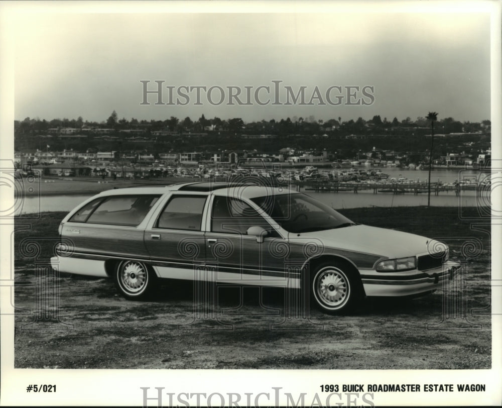 1993 Press Photo 1993 Buick Roadmaster Estate Station Wagon - not00416-Historic Images
