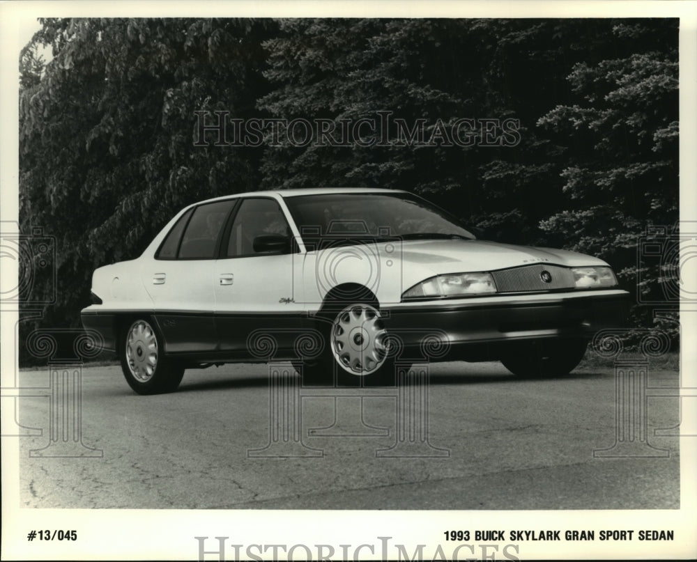 1993 1993 Model Buick Skylark Gran Sport Sedan - Historic Images