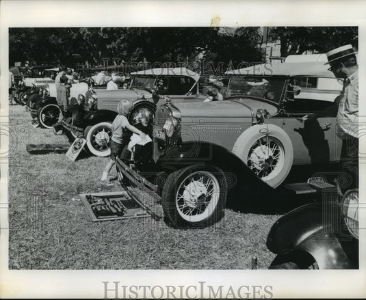 1974 Press Photo Antique Auto Show - not00577-Historic Images