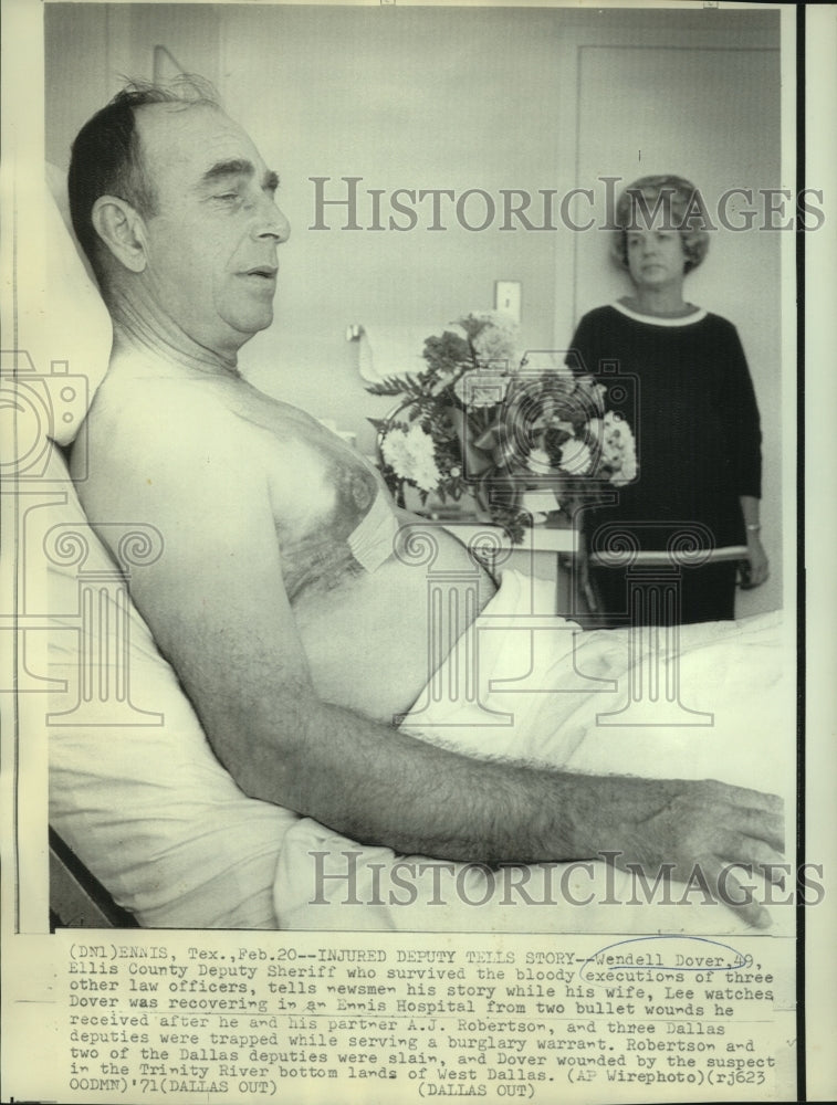 1971 Deputy Wendell Dover in hospital bed shot twice by suspect - Historic Images