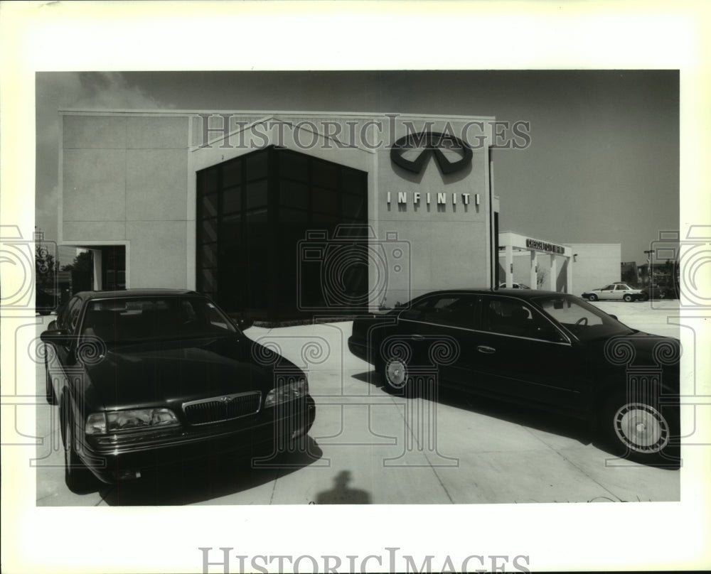 1995 Press Photo The Crescent City Infinity car dealership in Metairie - Historic Images