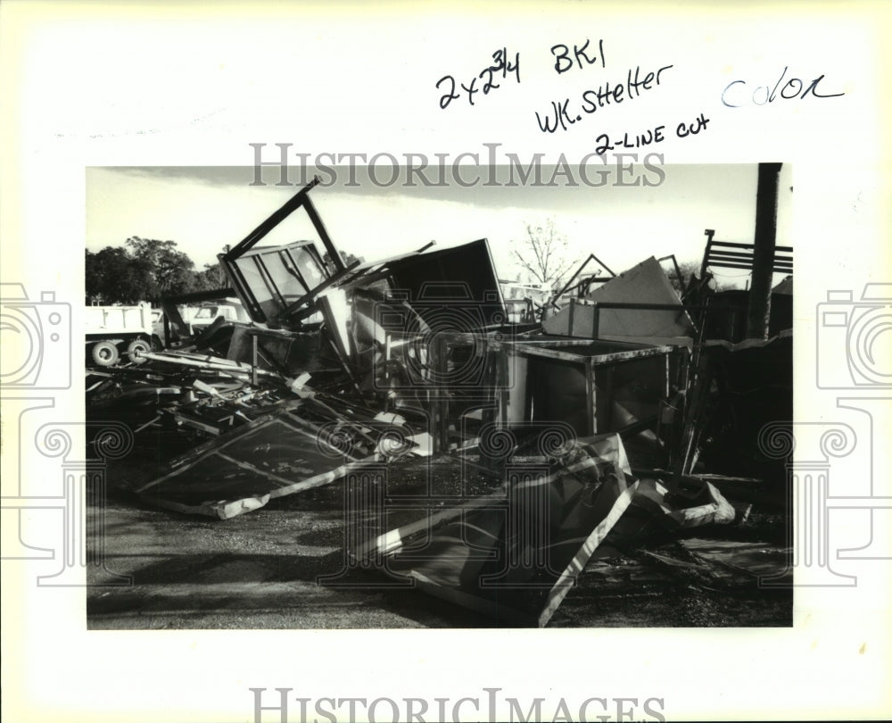 1993 Press Photo Metairie-The remains of bus shelters at a parish salvage yard - Historic Images