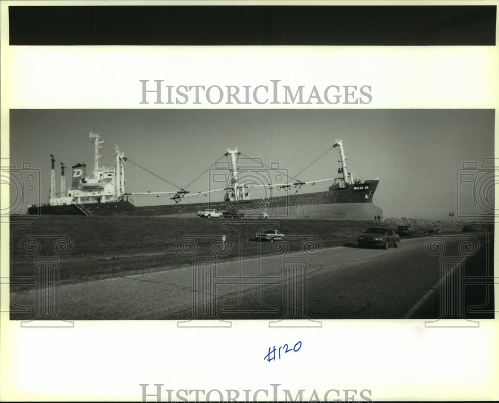 1994 Press Photo 321 foot cargo ship, the Balsa 39 stops in Plaquemines Parish - Historic Images