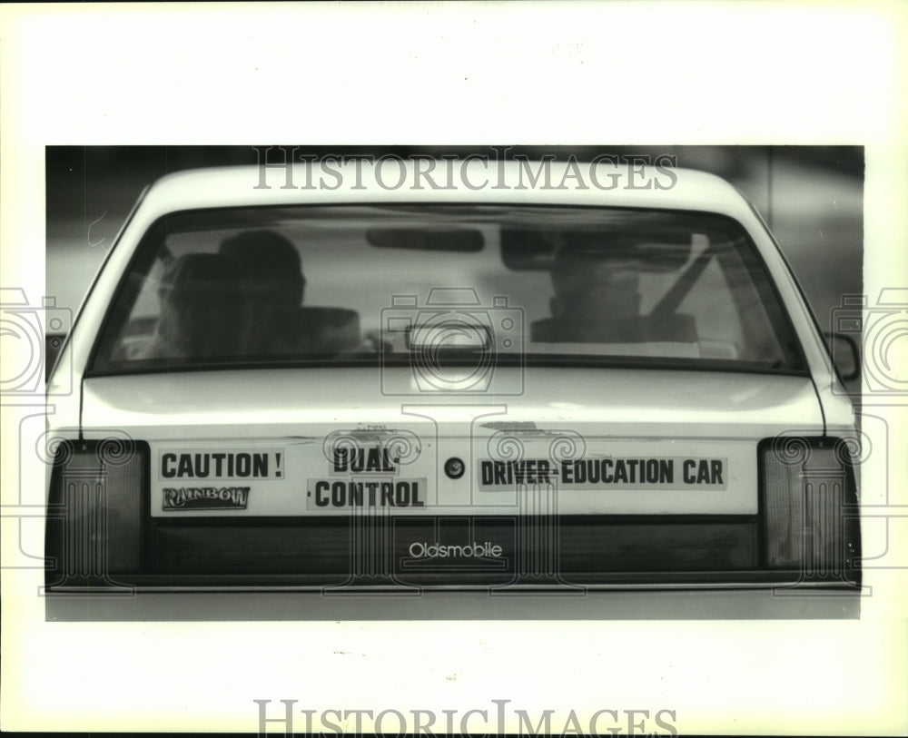 1993 Press Photo A Driver&#39;s Education instructor takes his students for a drive - Historic Images