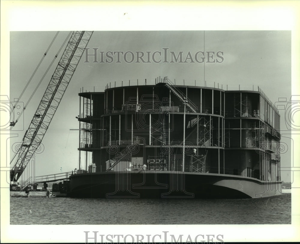 1995 Press Photo Ongoing construction on the Circus Circus casino riverboat - Historic Images