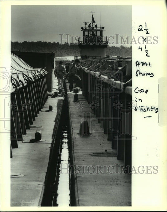 1990 Press Photo The St. Paul towboat pushes barges full of grain in Destrehan - Historic Images