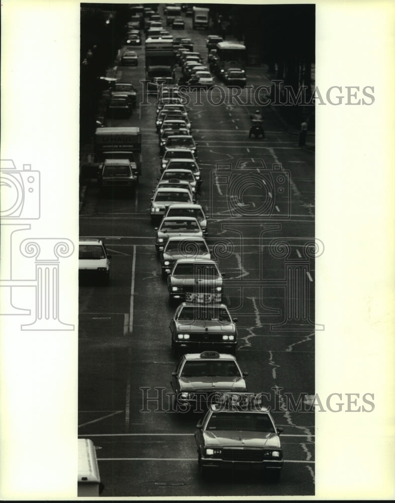 1995 Press Photo New Orleans taxis hold a procession for a slain cab driver - Historic Images