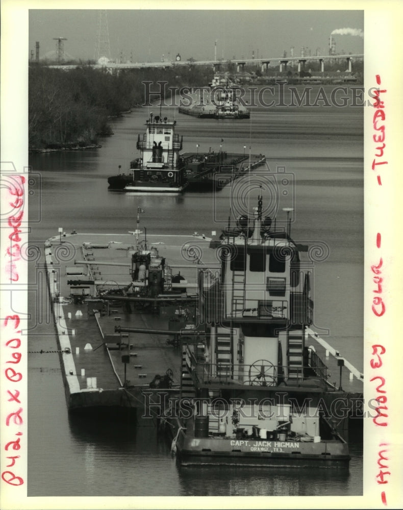 1993 Press Photo Barge tows line up in the Intracoastal Waterway near Algiers - Historic Images