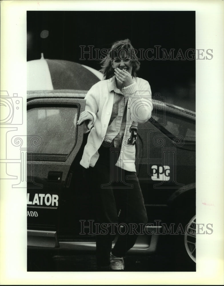 1990 Press Photo Riverdale junior Melissa Hoffman reacts to a drunk driving test - Historic Images