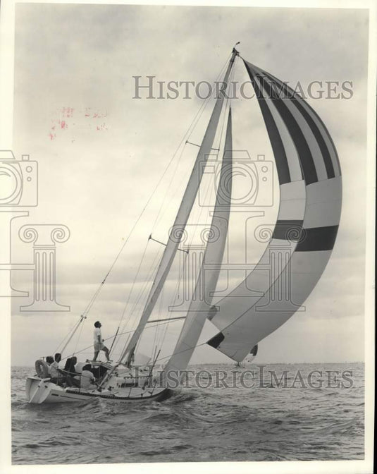 1980 Press Photo Boat Racing - Traveler with Bill Hays & Tom Tooker as Skippers - Historic Images