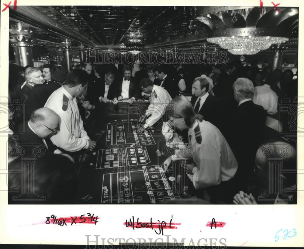 1993 Press Photo The Casino Star Is Packed With Gamblers On Opening Night - Historic Images