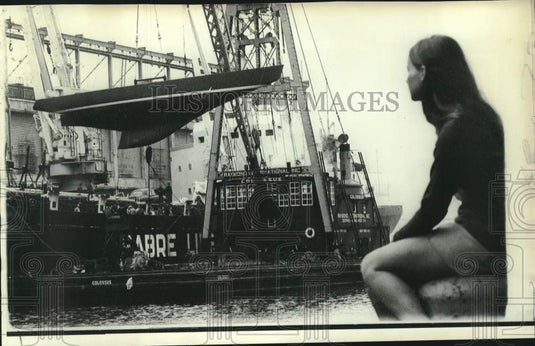 1970 Press Photo Girl Watches 12-Meter Sloop "France" Arrive In New York Bay - Historic Images
