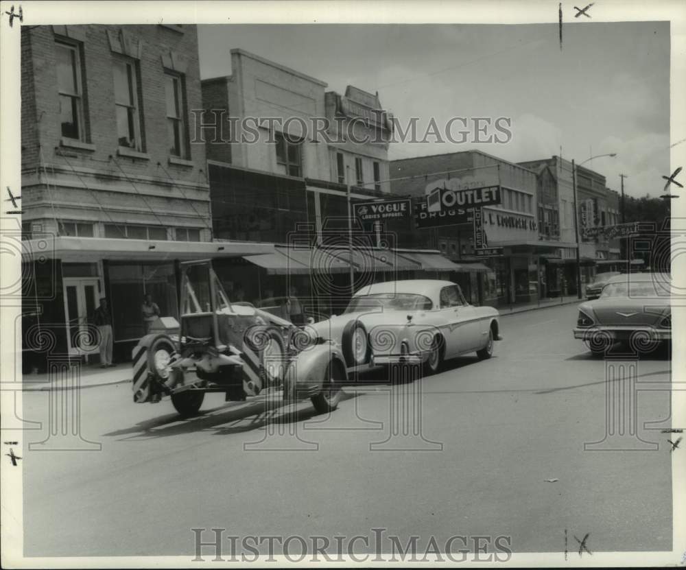 1960 Press Photo Dragster vehicle towed to competition site. - not06678 - Historic Images