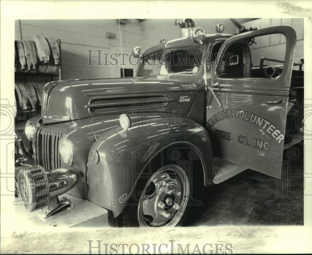 1982 Kenner Volunteer Fire Department&#39;s 1947 firetruck - Historic Images