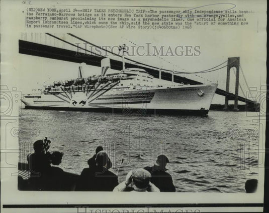 1968 The Independence enters New York harbor under psychedelic flag-Historic Images