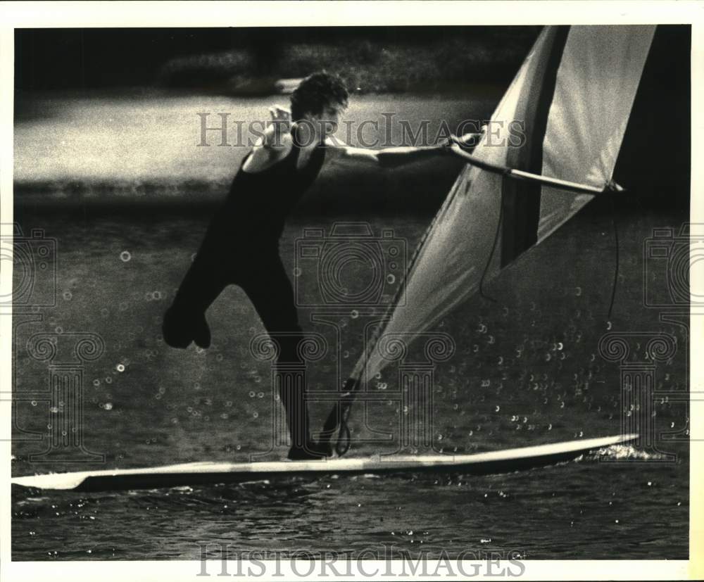 1982 Press Photo Jim Barse practices windsurfing in the Bayou St. John- Historic Images