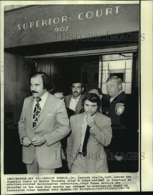 1975 Dr. Edelin & others leave courtroom after refusal of conviction - Historic Images