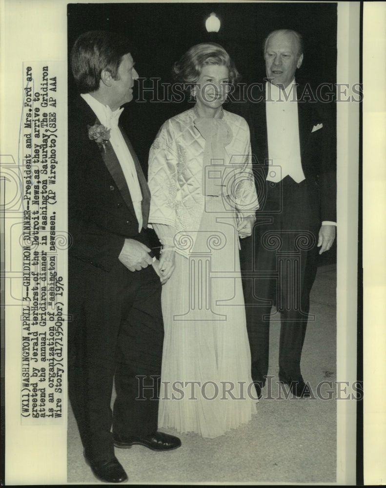 1976 President &amp; Mrs. Ford &amp; other at Gridiron Dinner - Historic Images