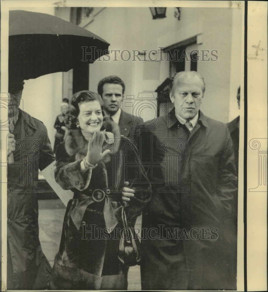 1974 President &amp; Mrs. Ford leave St. John&#39;s Episcopal Church - Historic Images