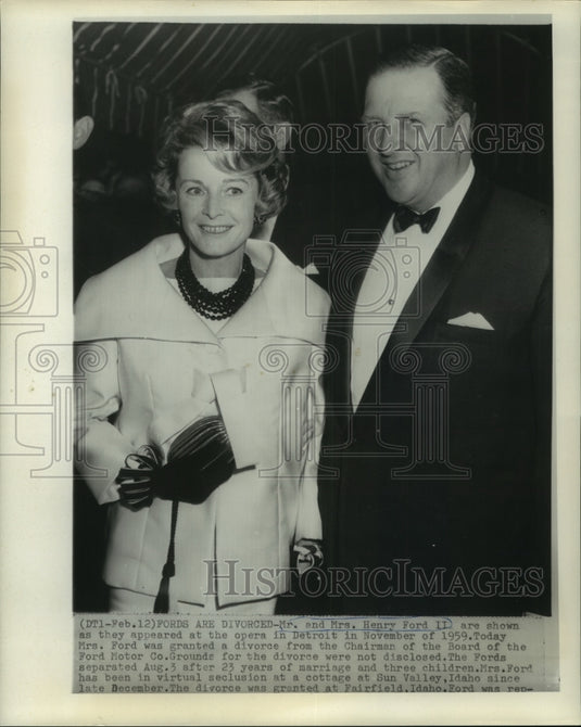 1959 Mrs. & Mrs. Henry Ford, II at Detroit opera - Historic Images