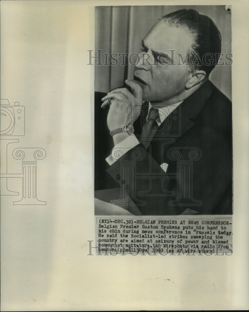 1960 Belgian Premier Gaston Eyskens at news conference - Historic Images