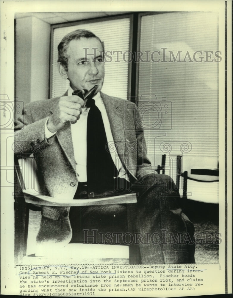 1971 Press Photo Attorney Gen.Robert E. Fischer at Attica State Prison interview-Historic Images