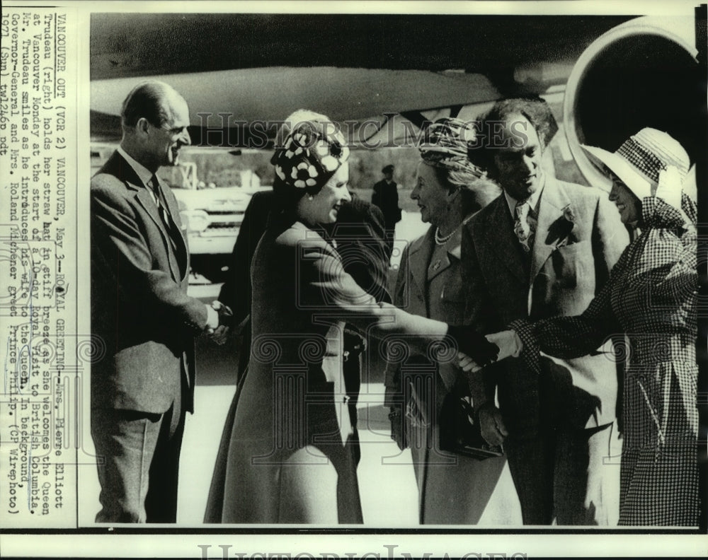 1971 The Trudeaus &amp; Micheners-Vancouver greet Queen &amp; Prince Philip - Historic Images