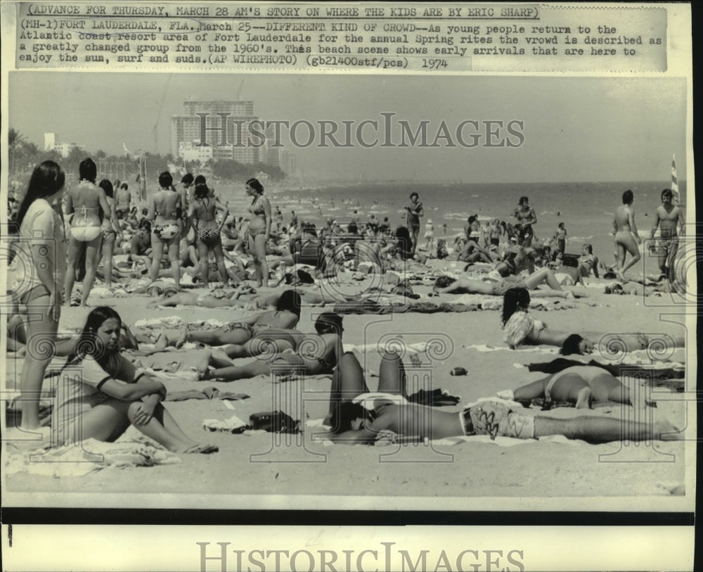 1974 College spring breakers at Fort Lauderdale, Florida beach - Historic Images