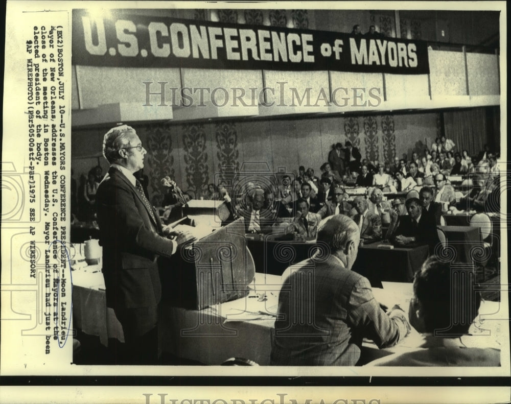 1975 New Orleans Mayor Landrieu at U.S. Conference of Mayors - Historic Images