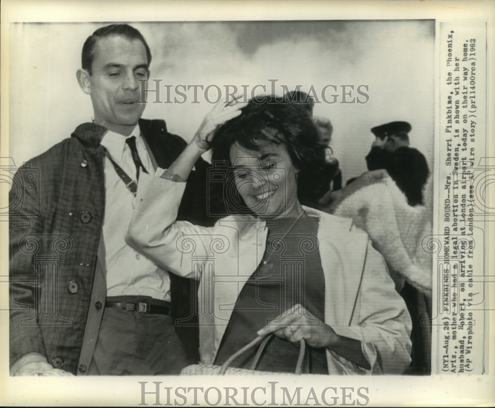 1962 Press Photo Sherri & Robert Finkbine at London airport - now01302 ...