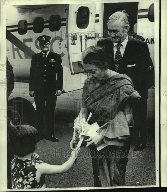 1973 Press Photo India's Prime Minister, Indira Gandhi welcomed to United States-Historic Images