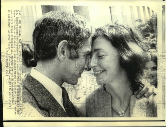 1973 Press Photo Daniel Ellsberg & wife, Pat leave Los Angeles Federal Building-Historic Images
