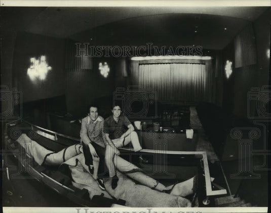 1974 Roundabout director Feist & manager, Fried in new facility. - Historic Images